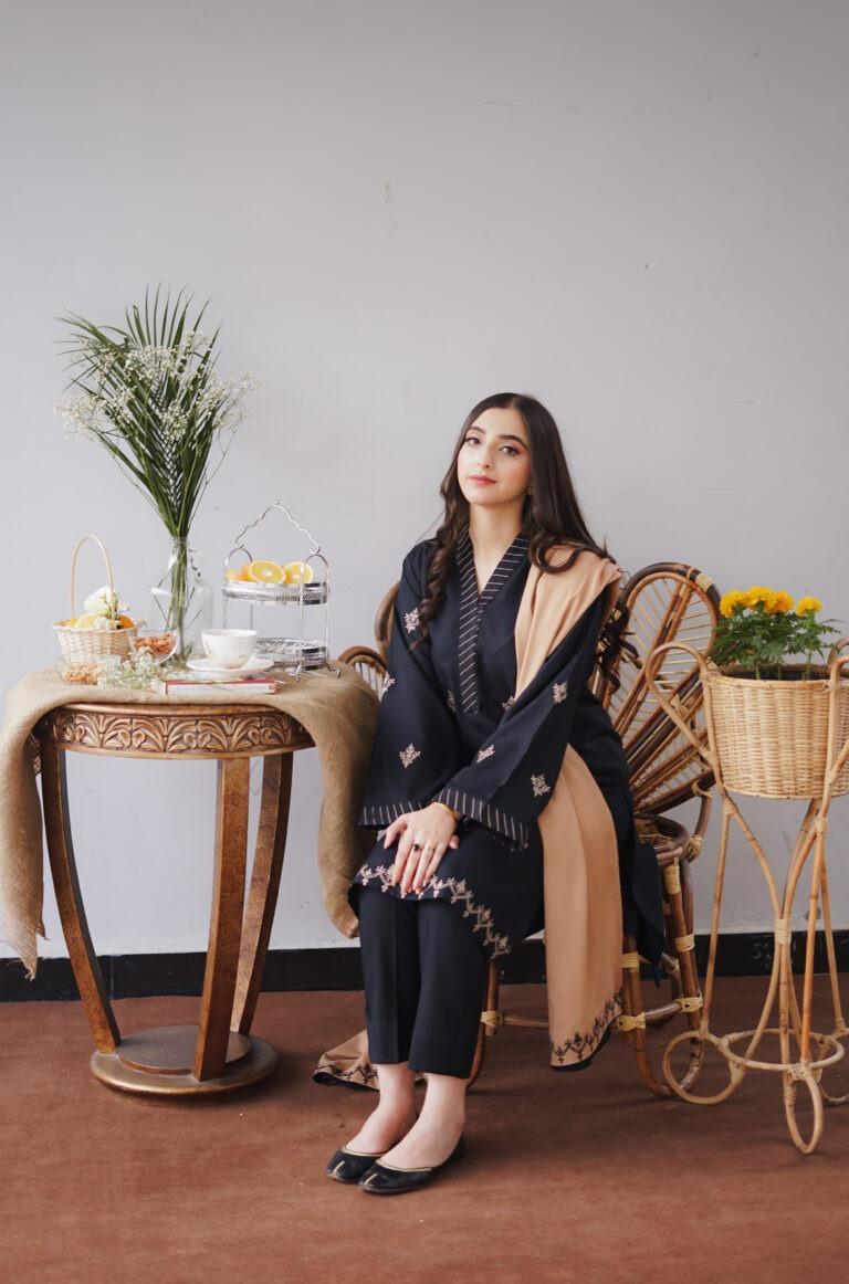 3 Pcs Women's Unstiched Embroidered Suit