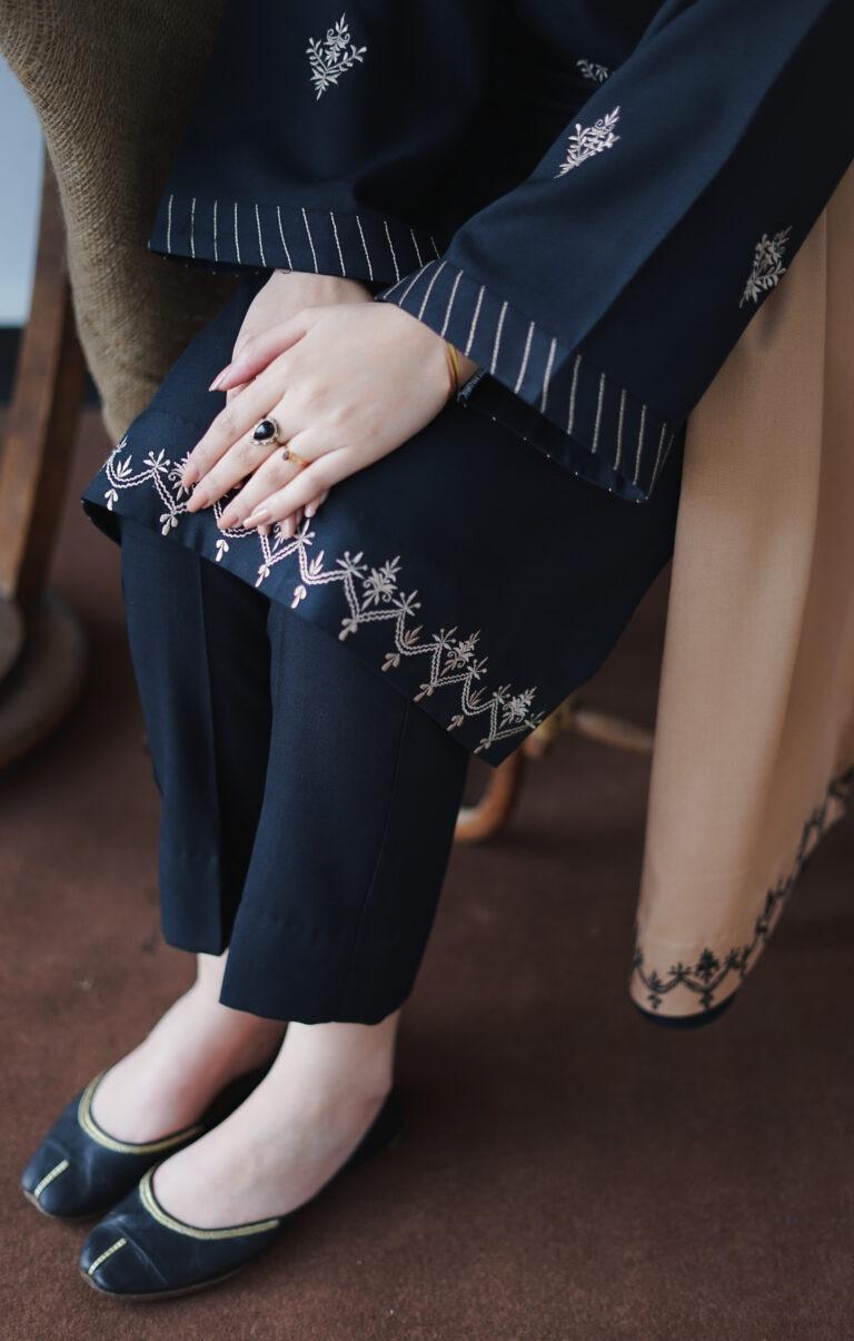 3 Pcs Women's Unstiched Embroidered Suit