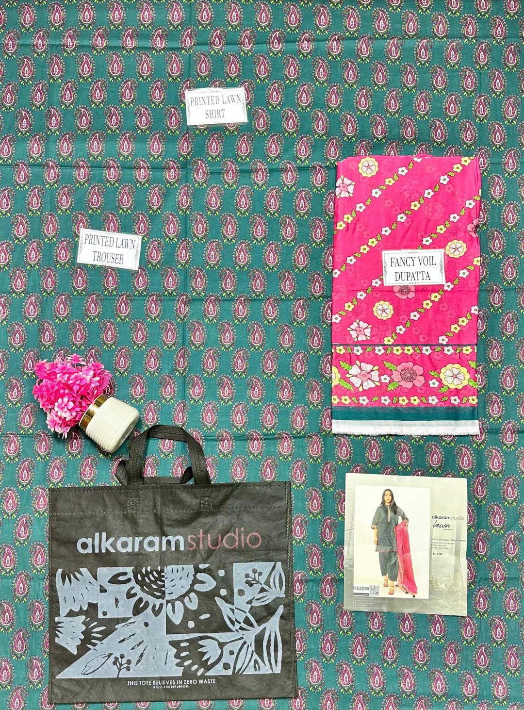 3 Pcs Women's Unstiched Printed Suit